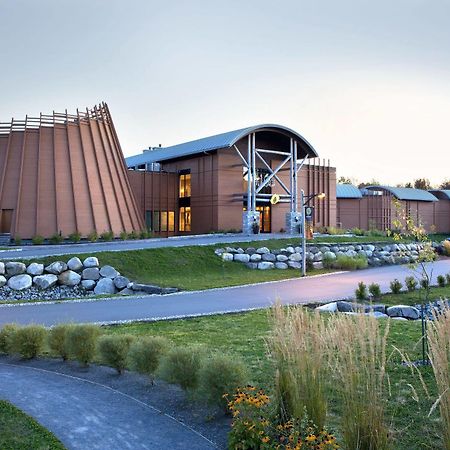 Hotel-Musee Premieres Nations Wendake Exterior foto